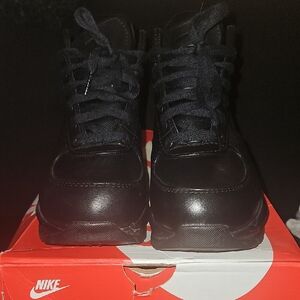 Nike ACG All-Black Boots